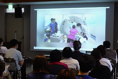 立位撮影が可能なCT （Canonブースにて）